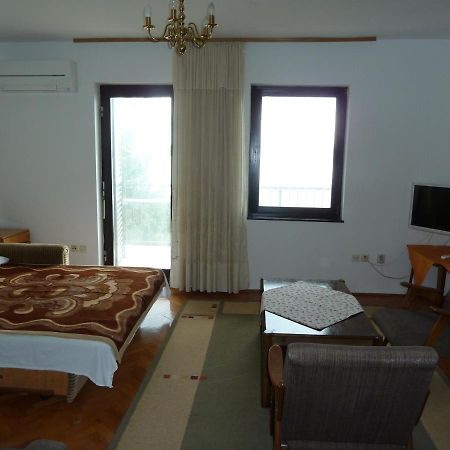 Apartment Nada 1 Ядраново Екстериор снимка
